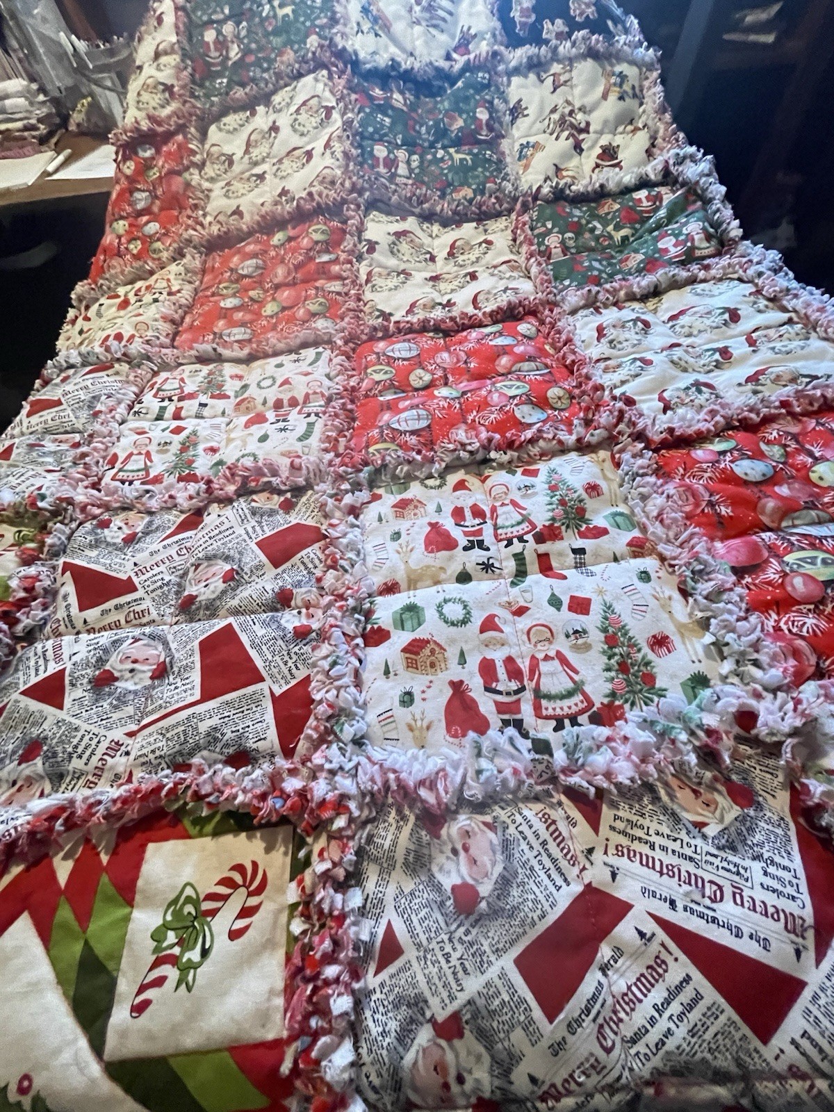 Mr and Mrs Claus Rag Quilt