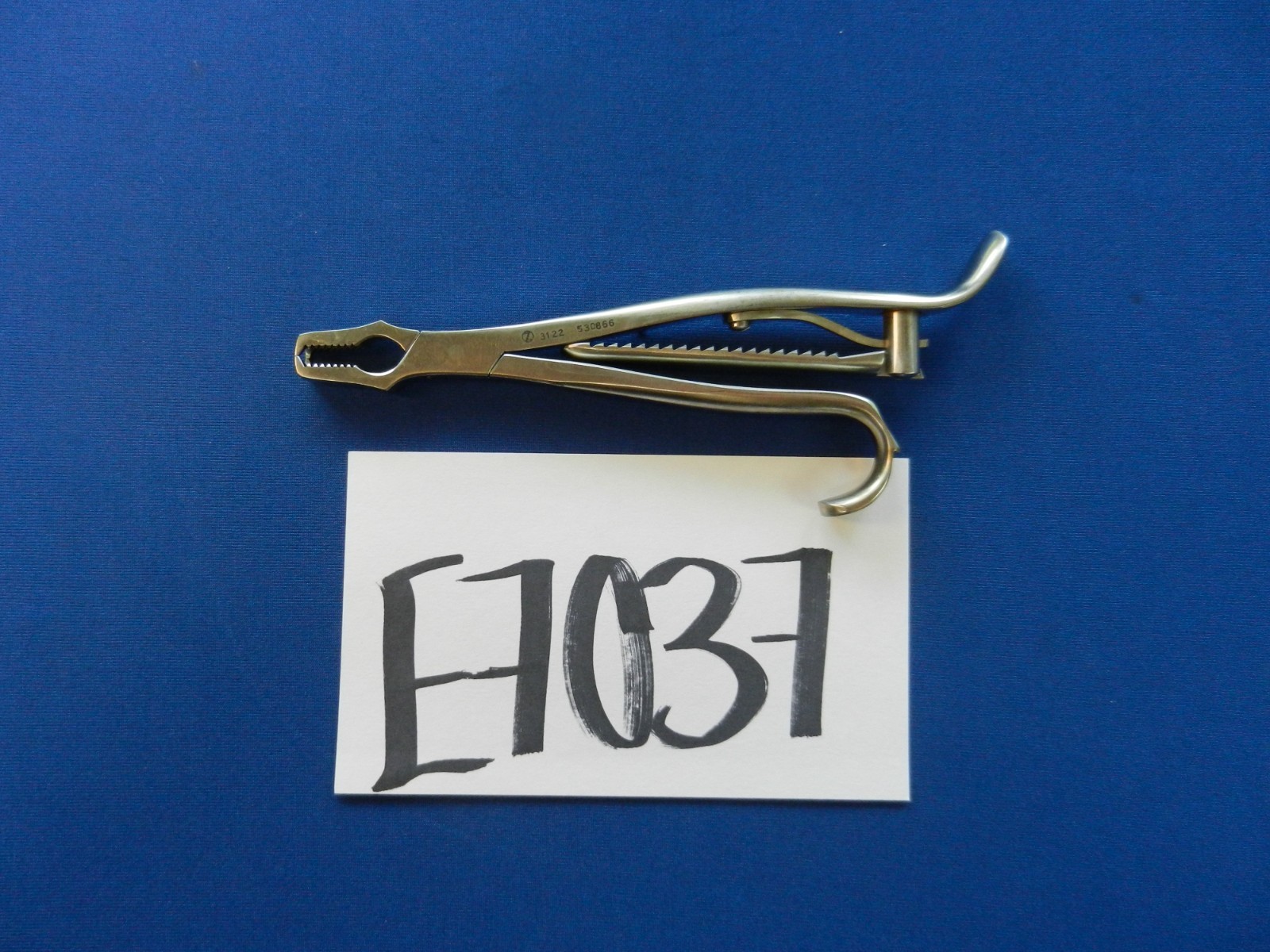 E7037 Zimmer 3122 Kern Orthopedic Holding Forceps 15.5cm Overall Length