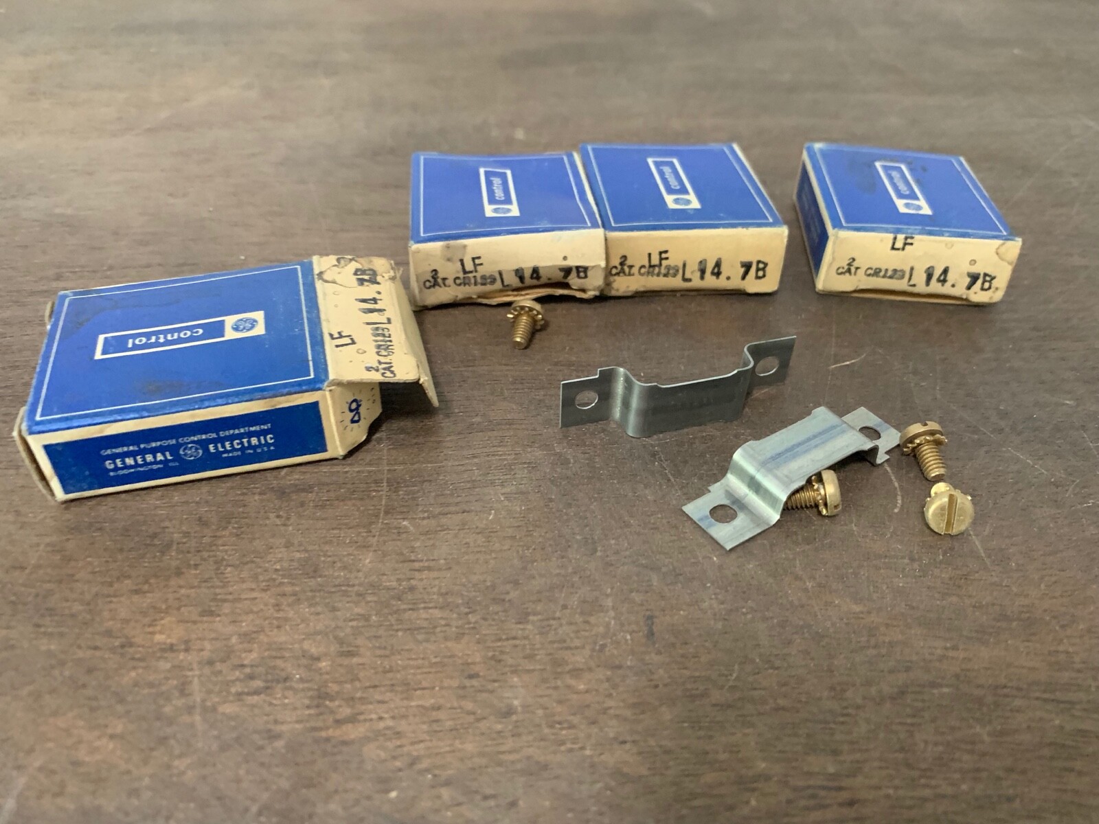 Total of 8 GE Overload Relay Heater Elements CR123L147B, 0.7A, NOS