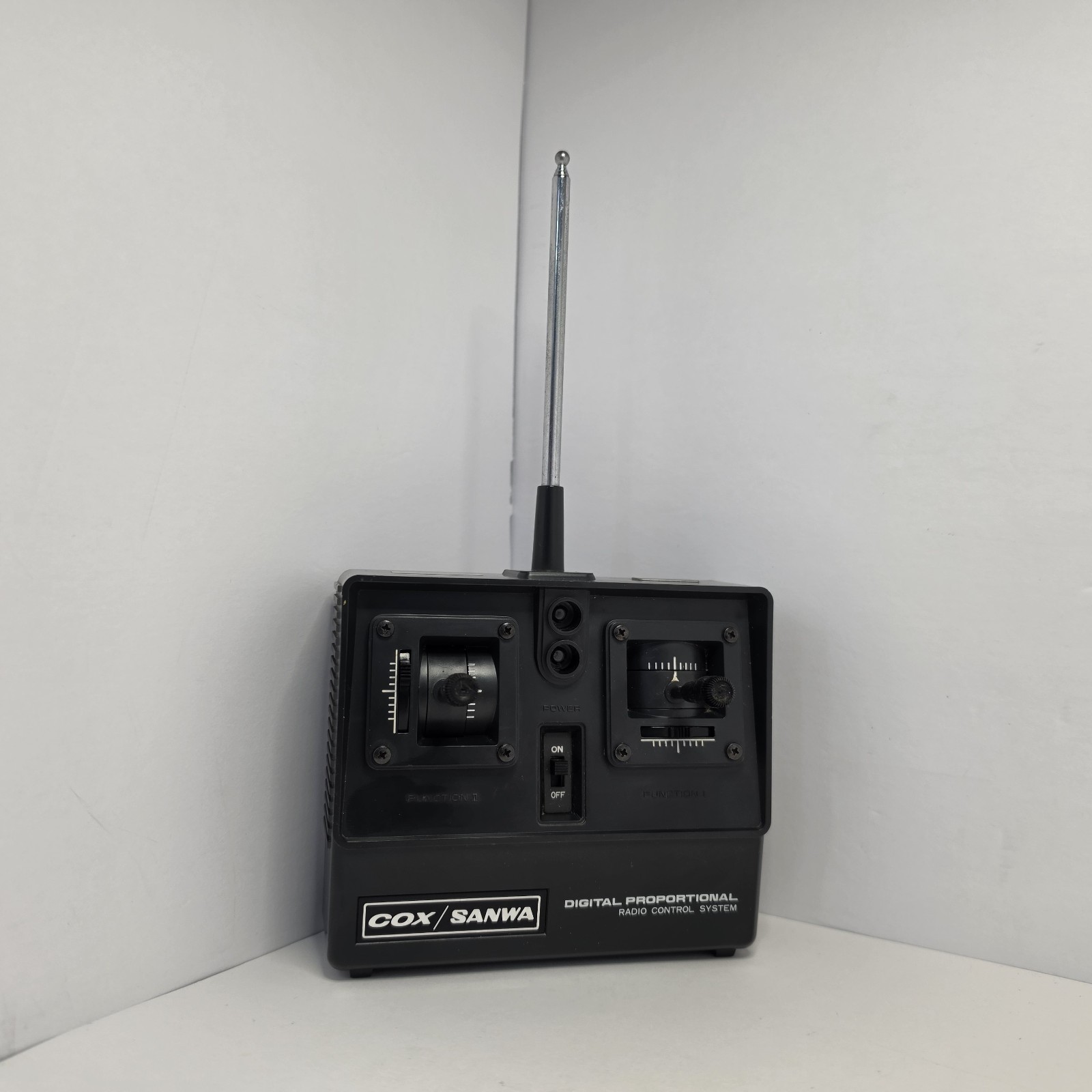 Vintage Cox Sanwa Radio Control System Transmitter 72.400 MHz Part No 8002-13 RC