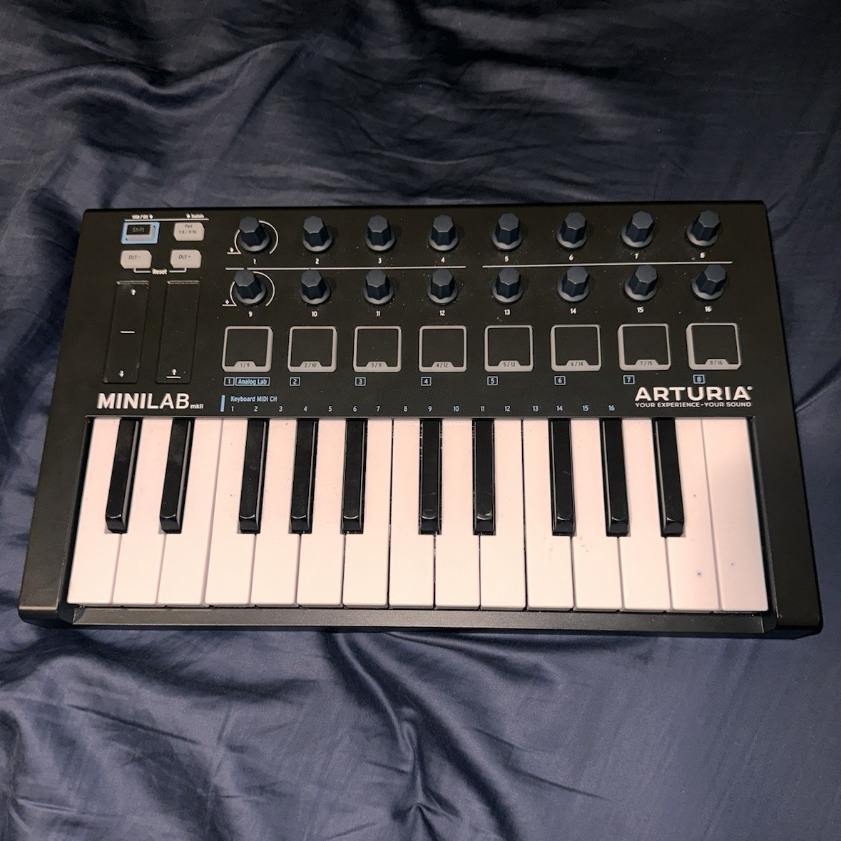 Arturia MiniLab MkII 25-Key USB MIDI Keyboard Controller w/ Pads, Encoders