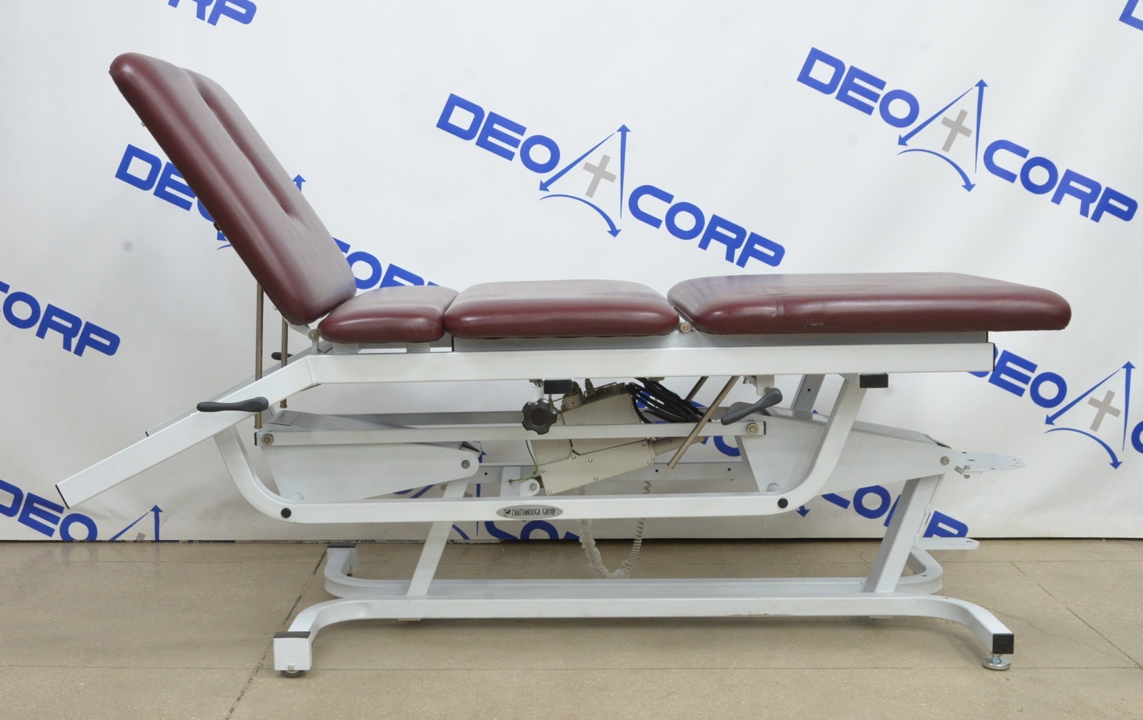Chattanooga Adapta ADP-400 Traction Treatment Table W/ Remote