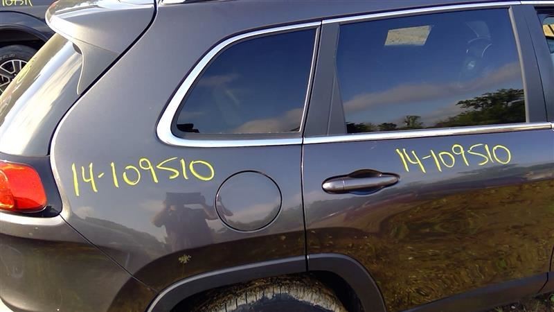 *LOCAL PICKUP ONLY* Passenger Right Quarter Panel Fits 14-18 CHEROKEE 10264269