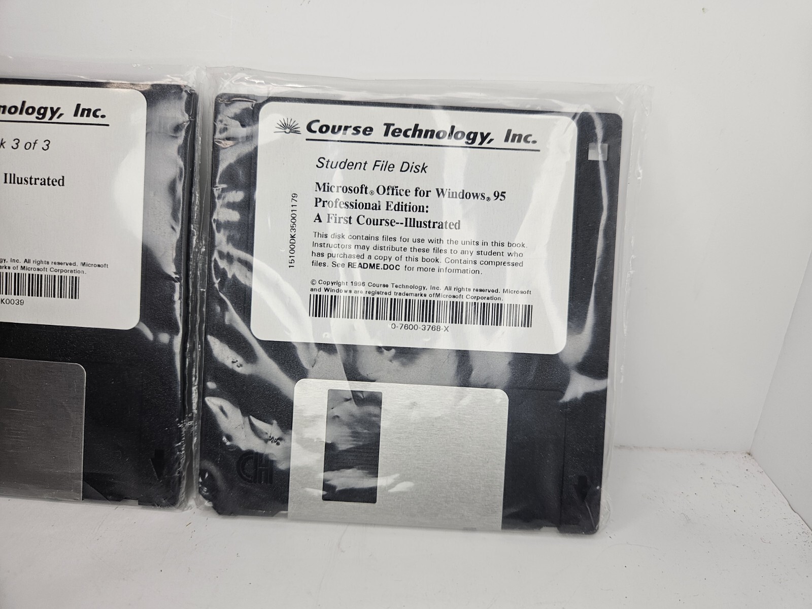 Vintage 3.5 Disk (4) Microsoft Office Illustrated Windows 95 UNTESTED