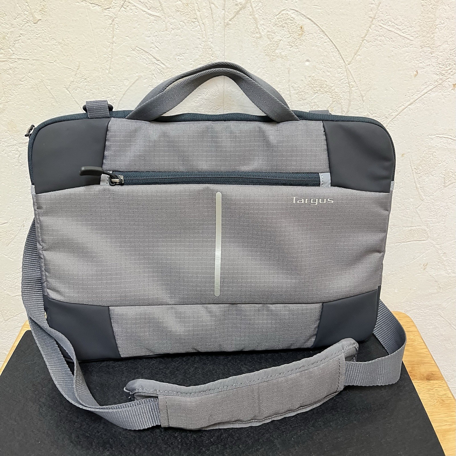 Targus 13.3" Bex II Slipcase Gray Model TSS92204