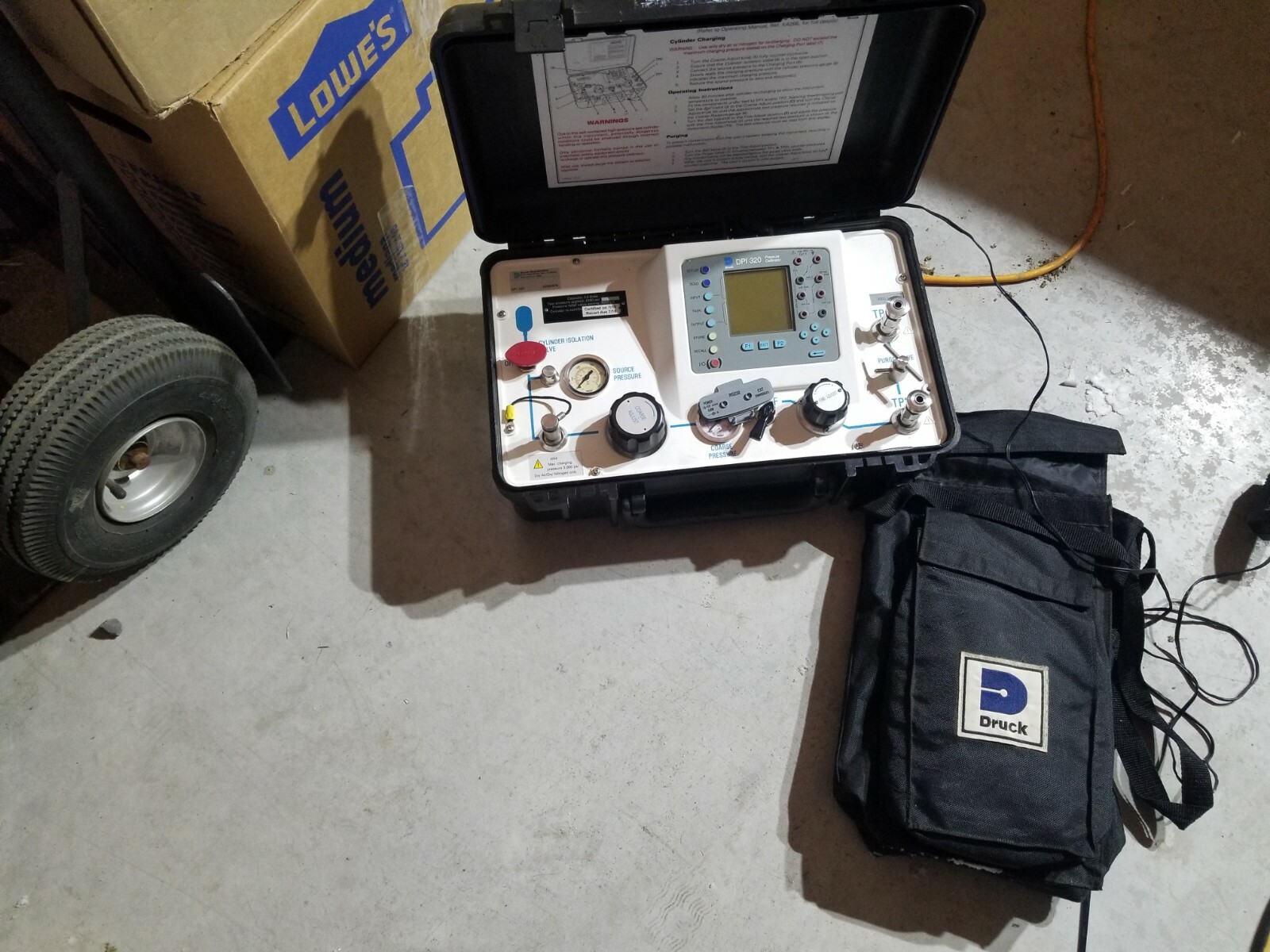 Druck DPI 320 Pressure Calibrator