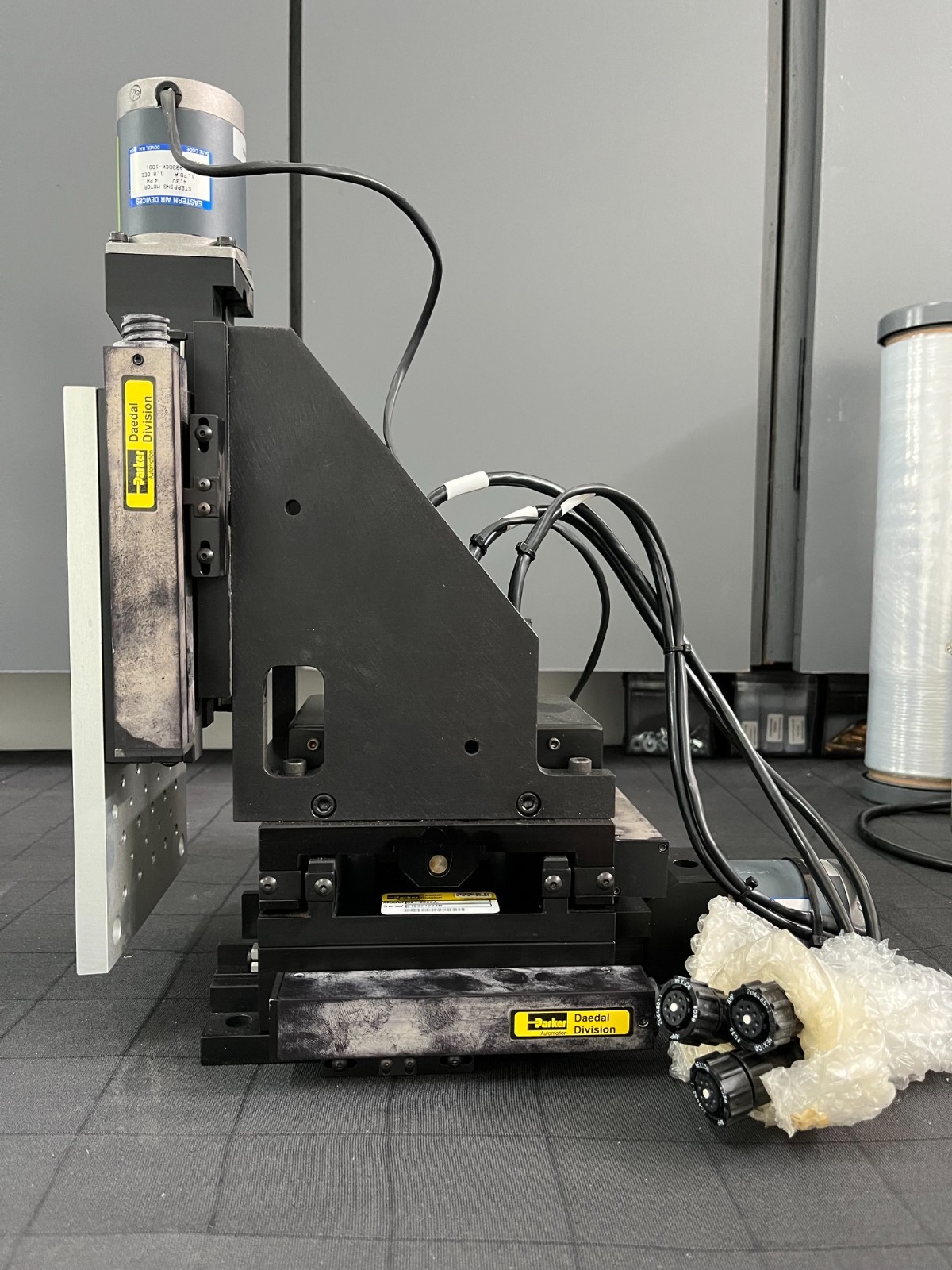 Parker Daedal 081-9090A 3-Axis XYZ Linear Positioning Stage Stepper Motors
