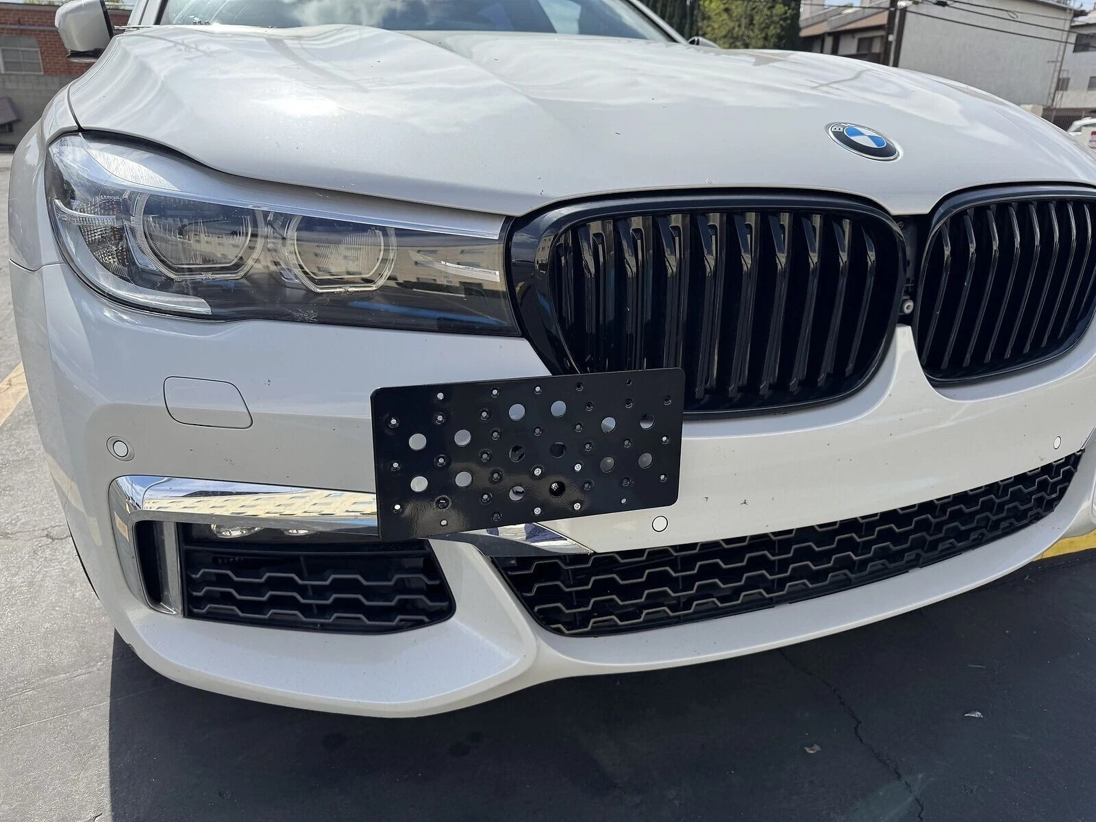 Bumper Tow Hook License Plate Mount Bracket For BMW 7-Series (G11/G12) 2016-2019