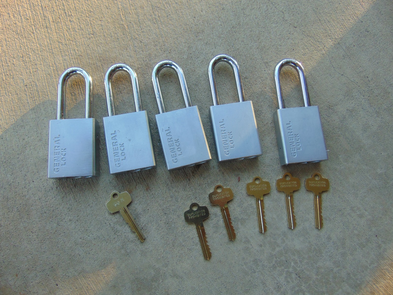 5 NEW GENERAL  IC BEST CYL. WITH M CORE AND 1 CORE AND 5 KEYS PADLOCK  LOCKSMITH