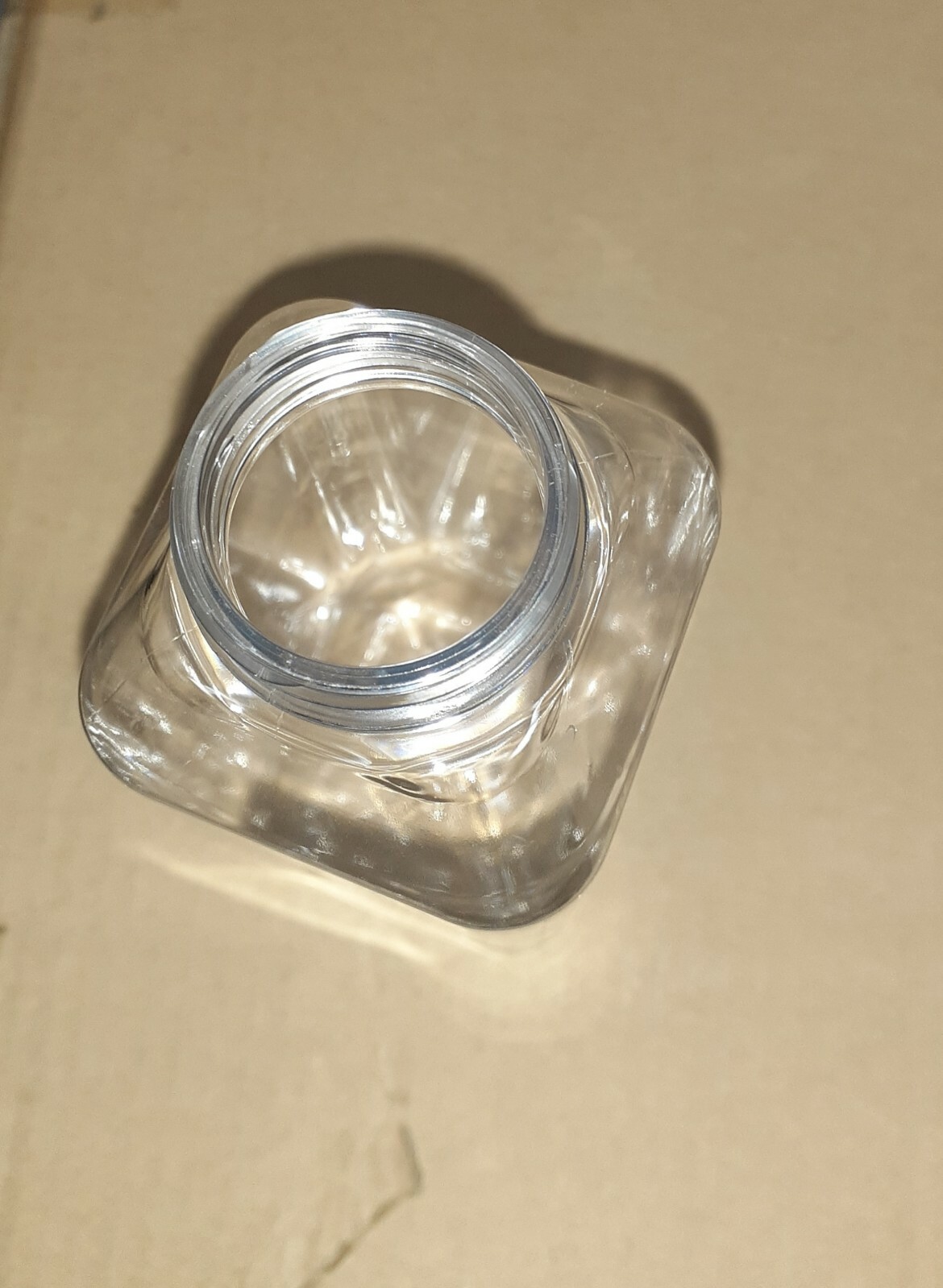 (30) 16 oz. Clear Plastic Juice Bottles with White Caps 👑