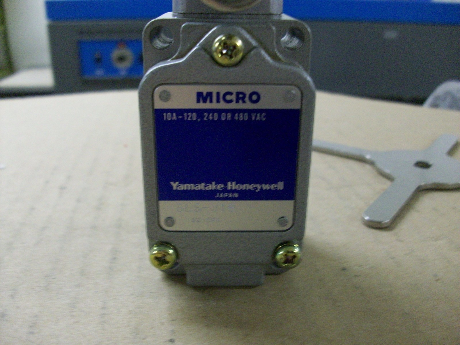 YAMATAKE HONEYWELL 6LS-J18 MICRO SWITCH