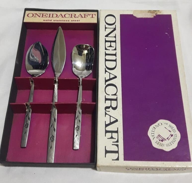 Oneidacraft Vanessa Stainless Steel Combination Cutlery Set