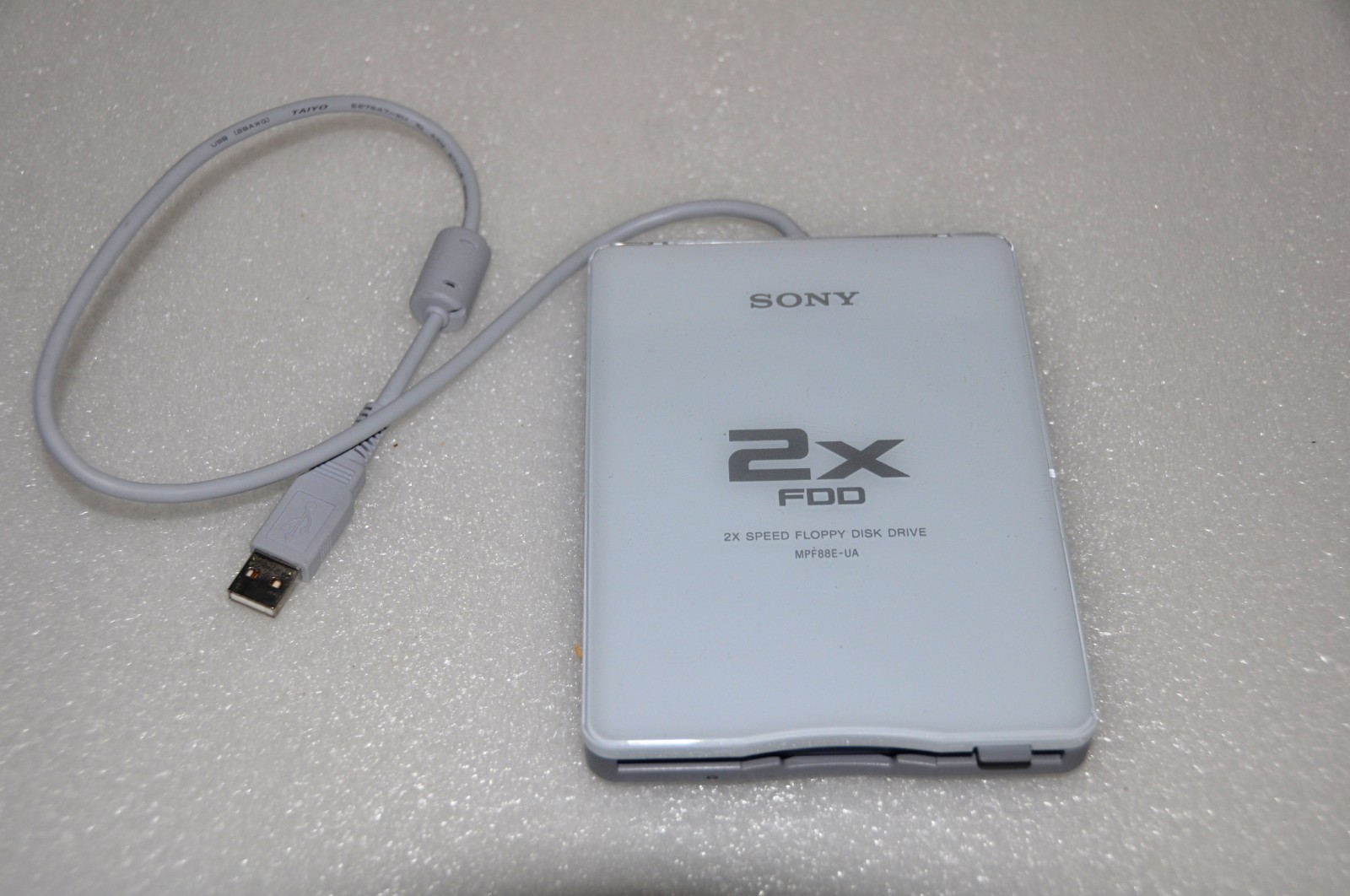 Sony USB Floppy Disk Drive White mpf88e-ua R/W Checked  Free Ship   (X5)
