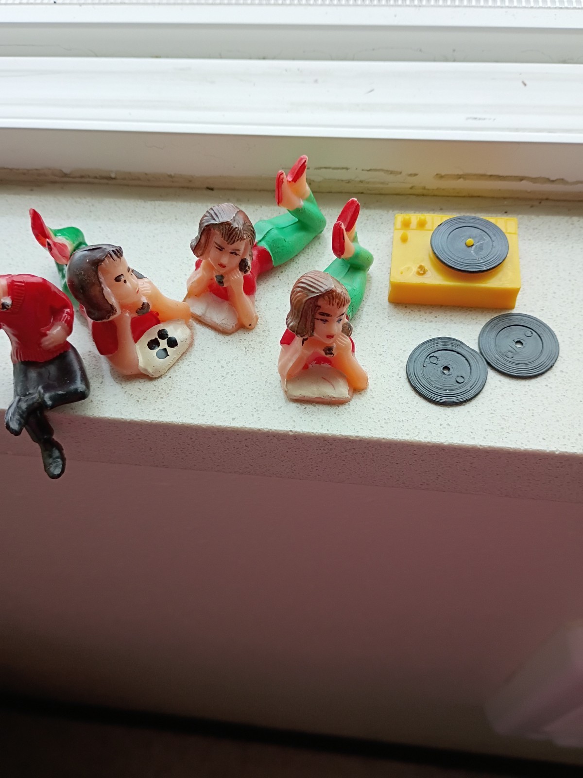 Vintage 1950 Teenagers On Phones Wilton Cake Toppers - Very Nice!