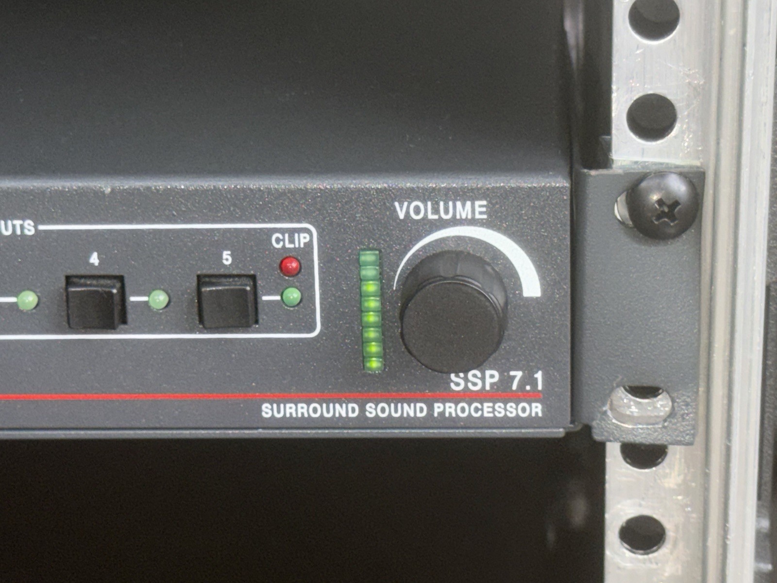 QSC RMX 2450 Power Amplifier + Extron SSP 7.1 Processor w/ SKB Rack Case
