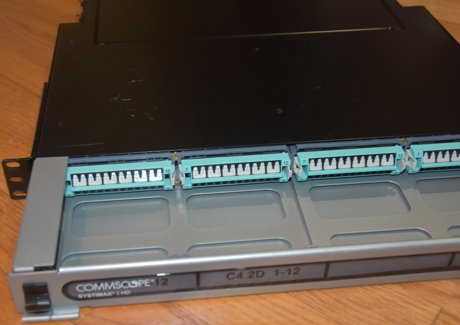 CommScope SYSTIMAX HD-1U Sliding Shelf w/ 4 24LC to 1X24F Multimode MPO Modules