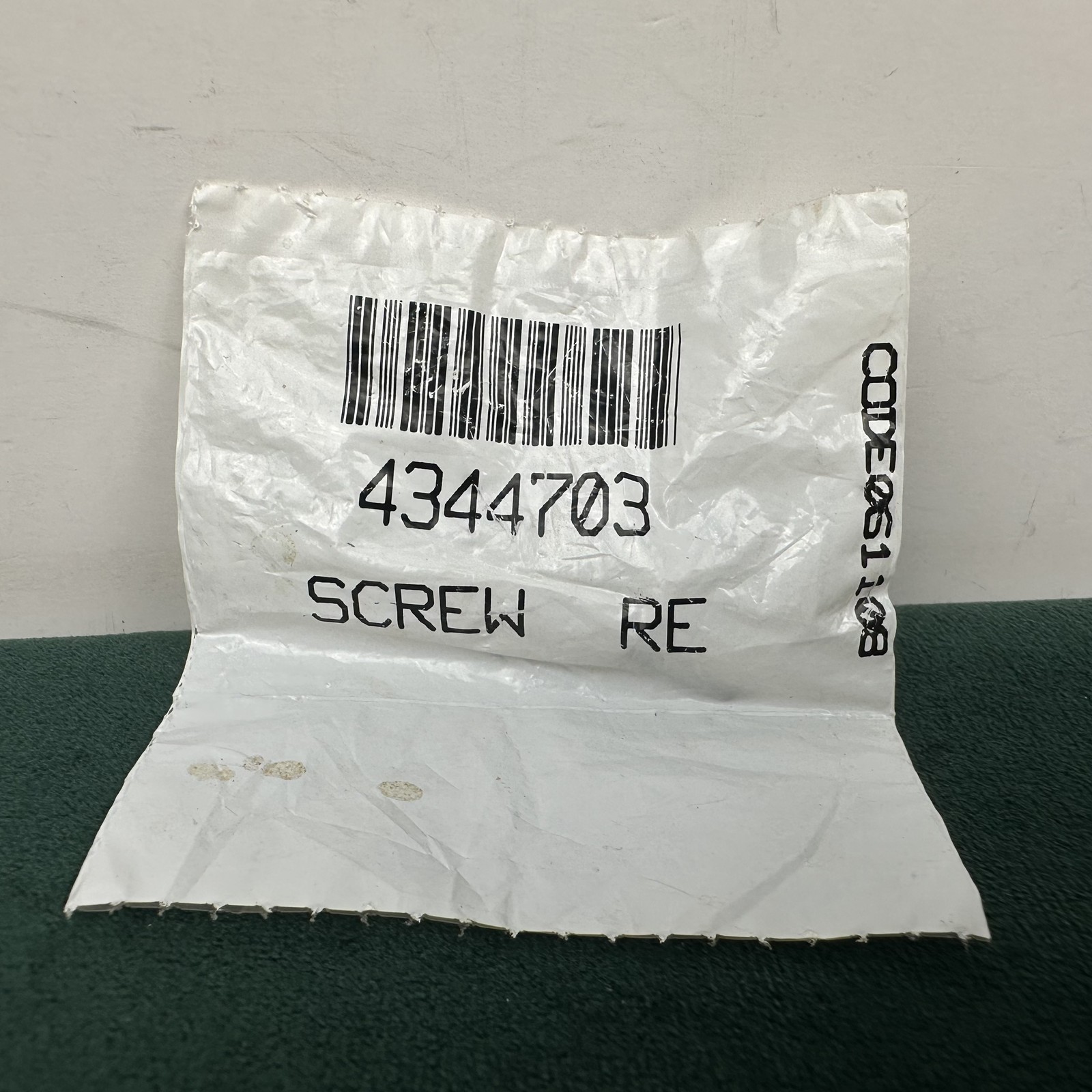 New OEM Commercial Oven Screw Part 4344703 - Cooking Equipment Fastener