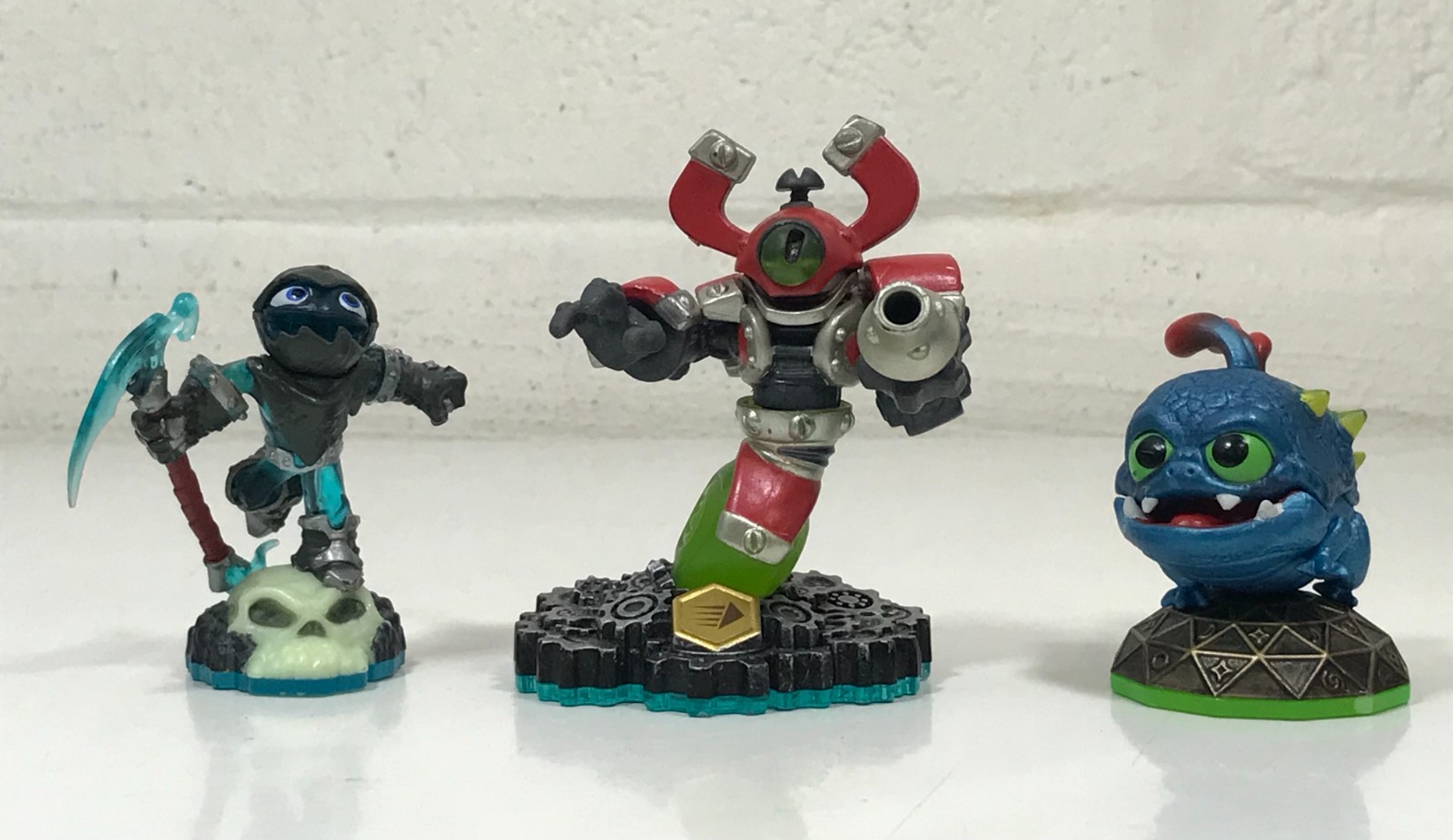 2013 Activision Skylanders Swap Force Magna Charge plus 2 LOT