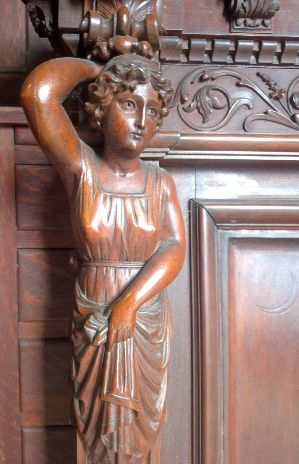 HORNER QUALITY FIGURAL CARVED PANELS TWIN HEADBOARDS