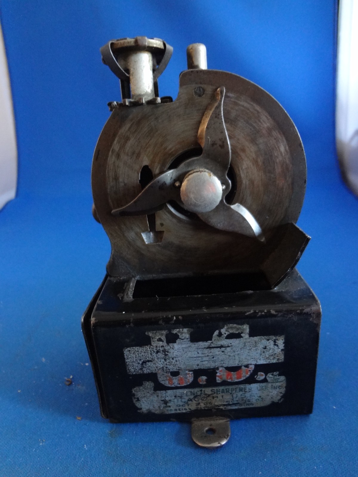 Antique APSCO US AUTOMATIC PENCIL SHARPENER Handcrank Working G2U
