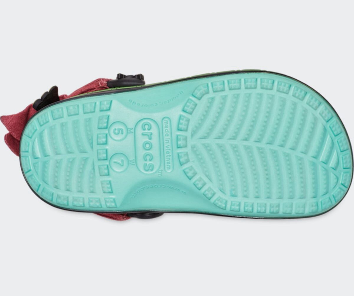 ✅ Crocs Classic Clog One Piece Roronoa Zoro 212953-90H **FAST SHIPPING**❗️