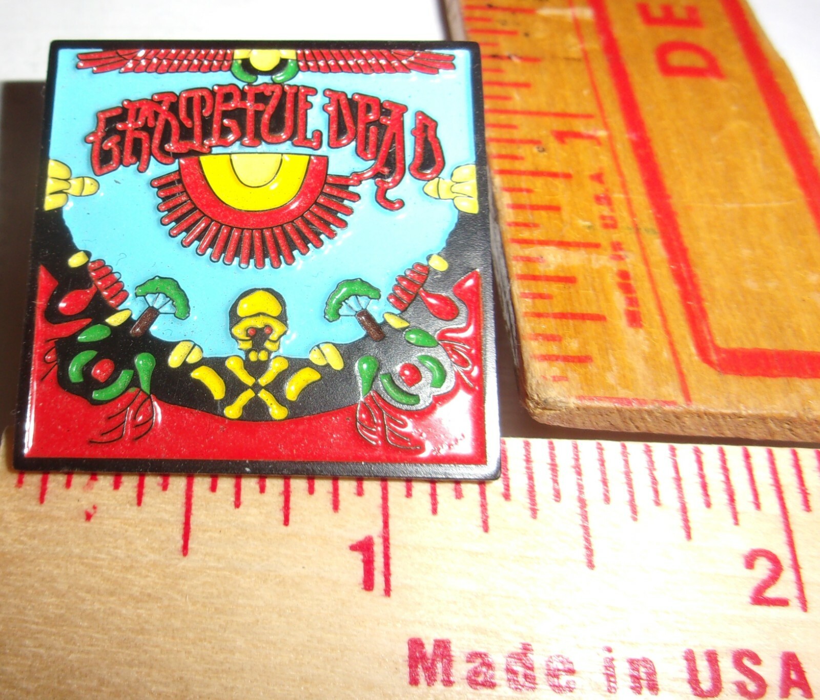 "Grateful Dead" pin vintage collectible old rock band music memorabilia pinback