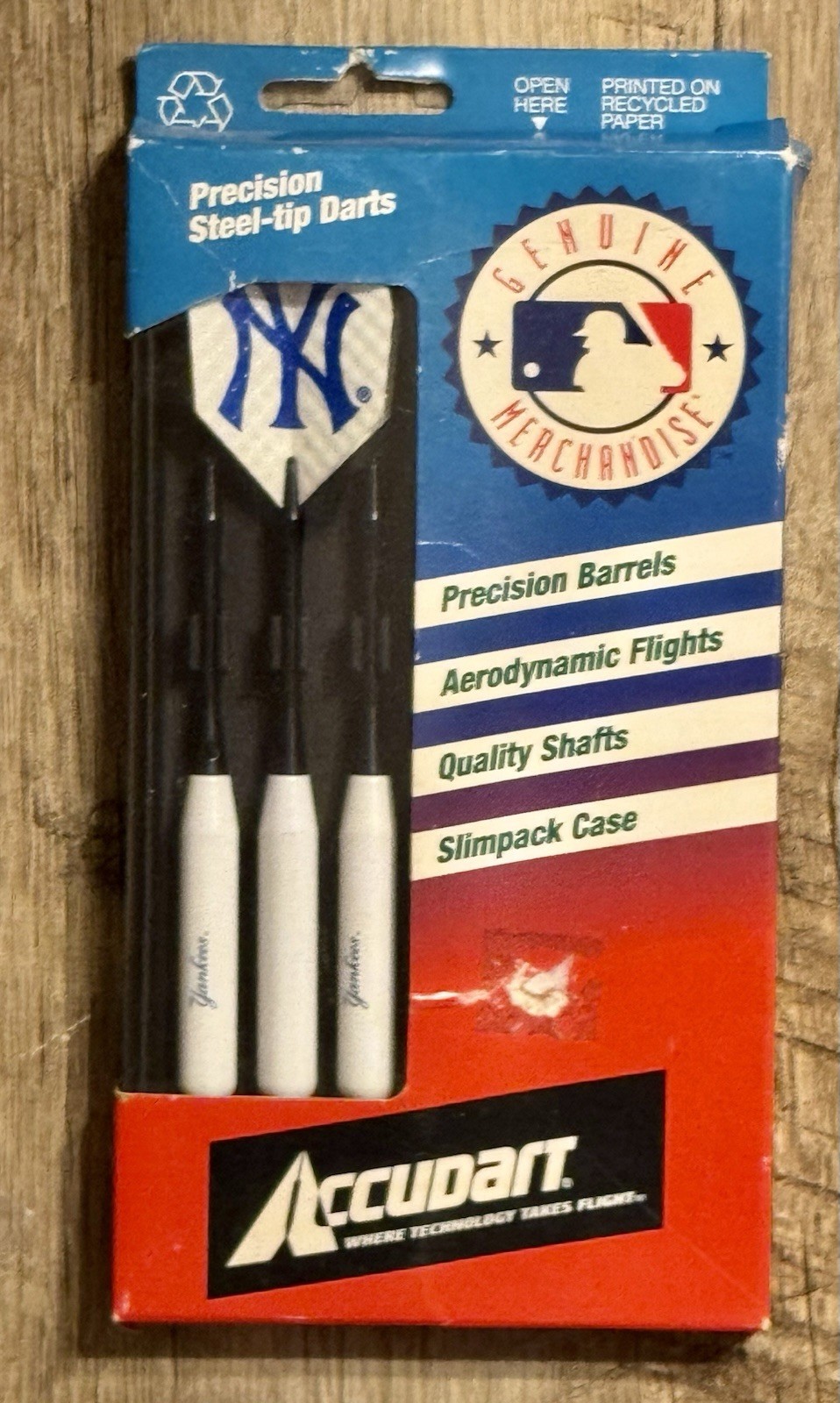 New York Yankees Accudart Set Of 3 MLB Steel Tip Darts New In Box 1999