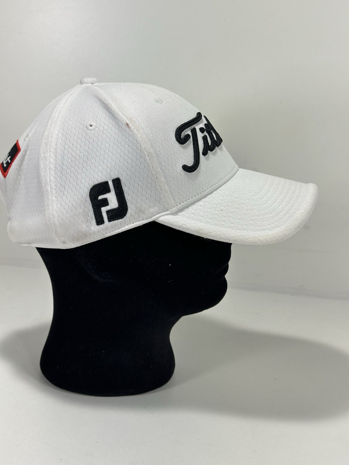 Titleist Pro V1 Footjoy Hat Strap Back White Mens Adjustable Golf Embroidered
