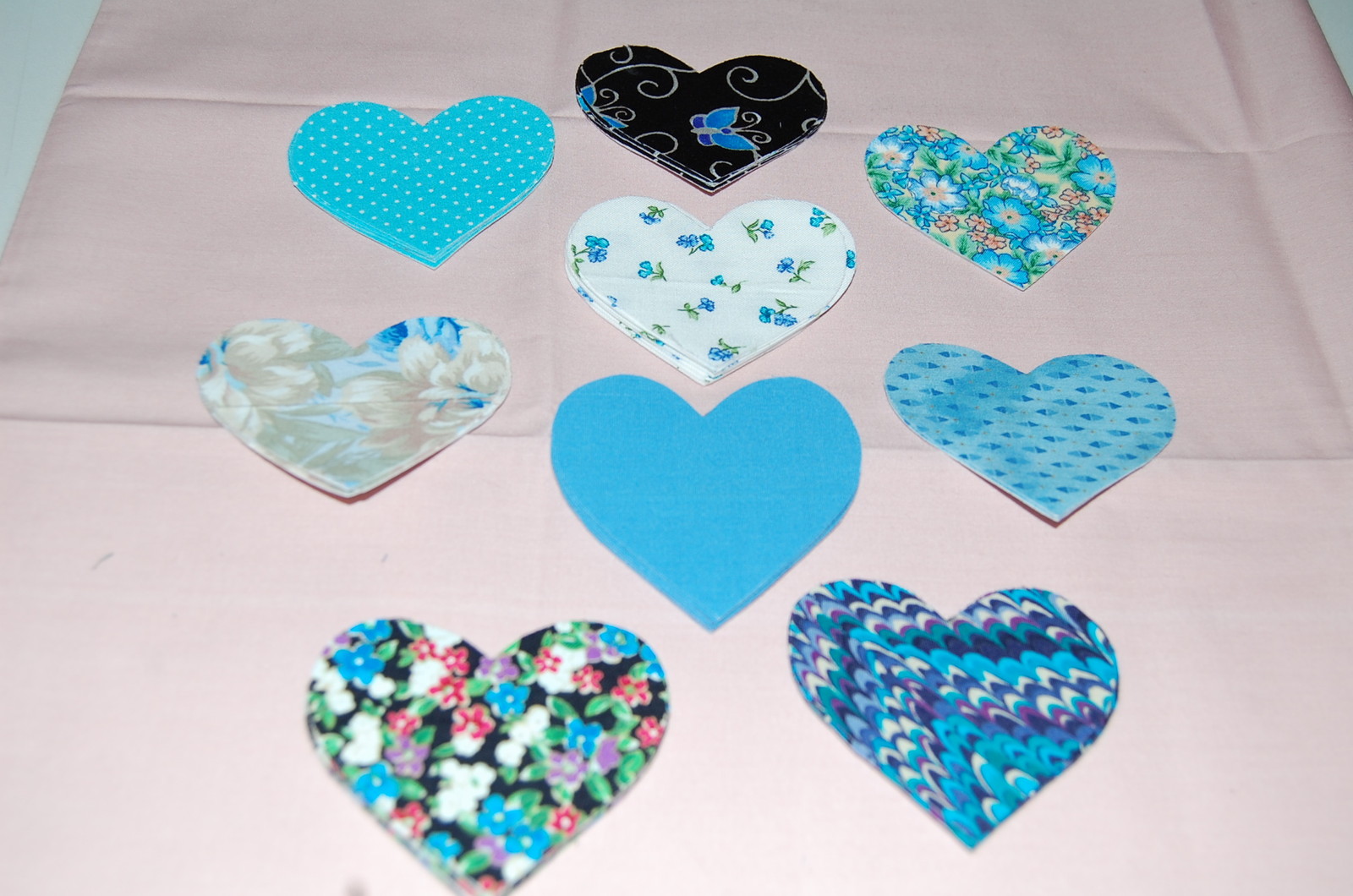 Lot of 41 PCS Nine Blue Prints Heart Sew On Appliques 2-3/4" X 3" #303 NEW