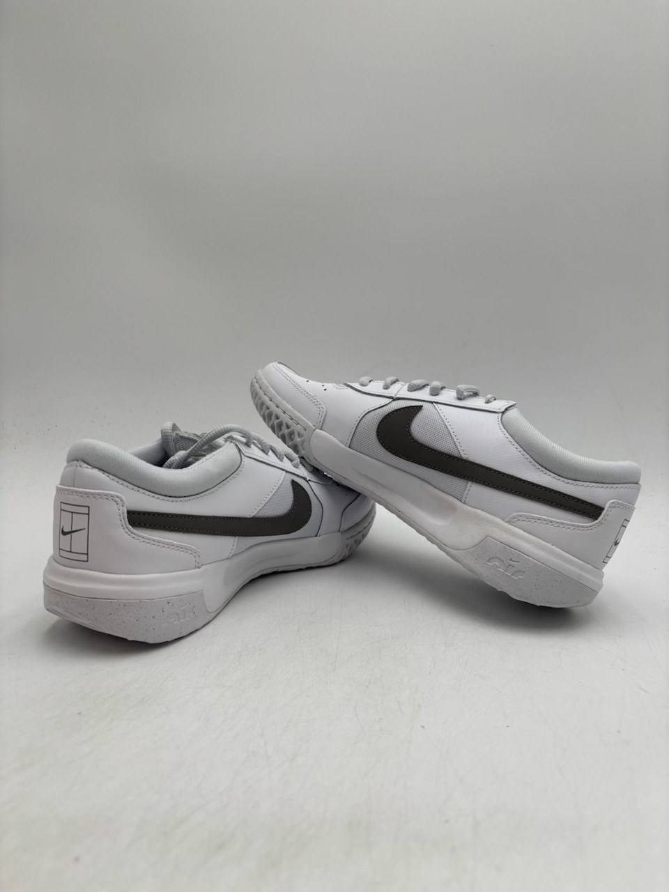 Nike ZOOM COURT LITE 3 Women's NEW Tennis Shoes White Multiple Sizes NIB