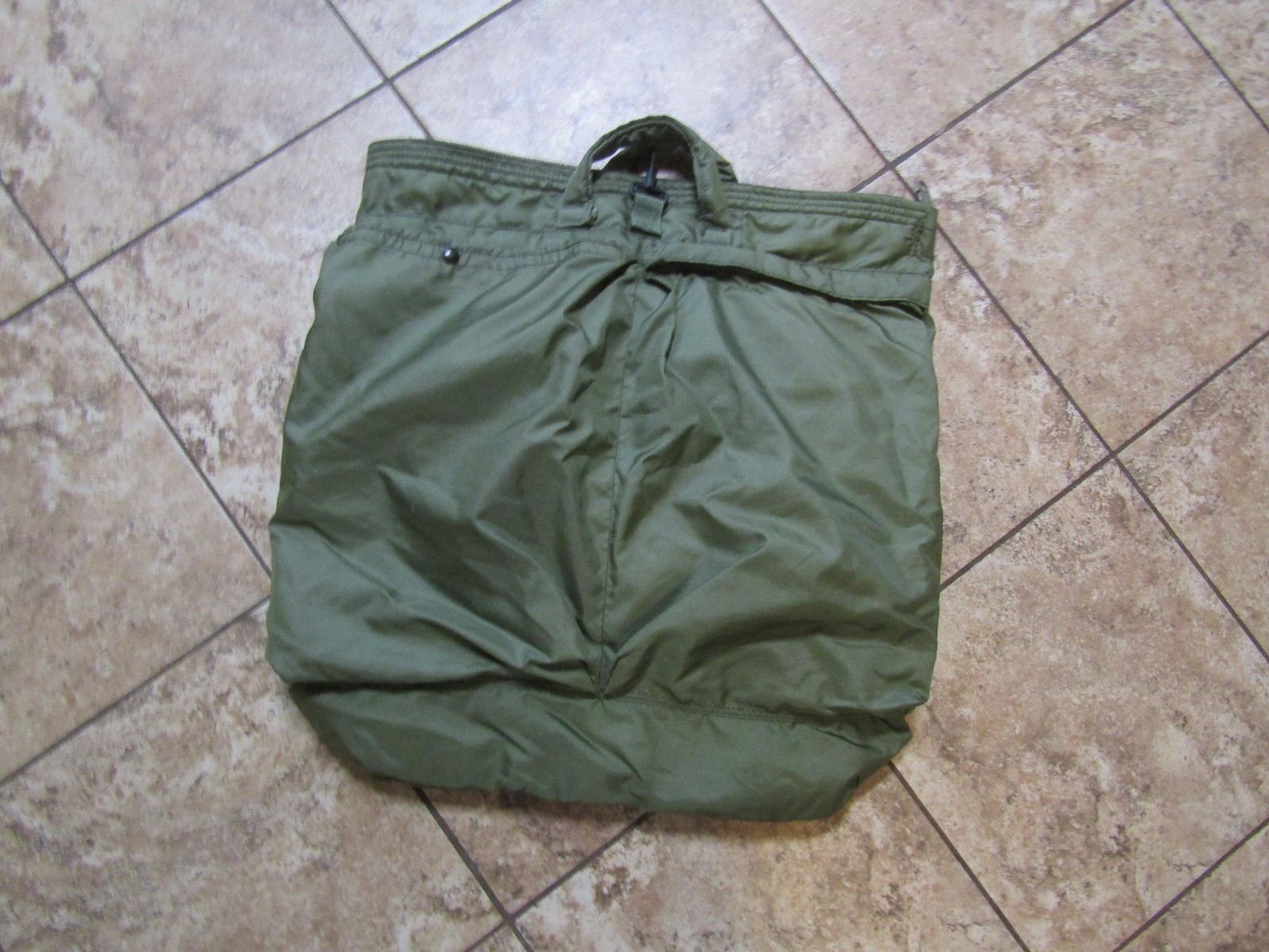 VINTAGE US MILITARY OD GREEN FLIGHT BAG FLYER'S INICOR BRAND NEW