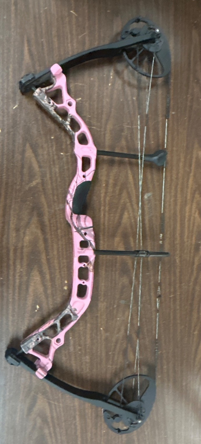 Bowtech   Diamond Infinite Edge Pro Compound Bow Right Hand Pink Camo