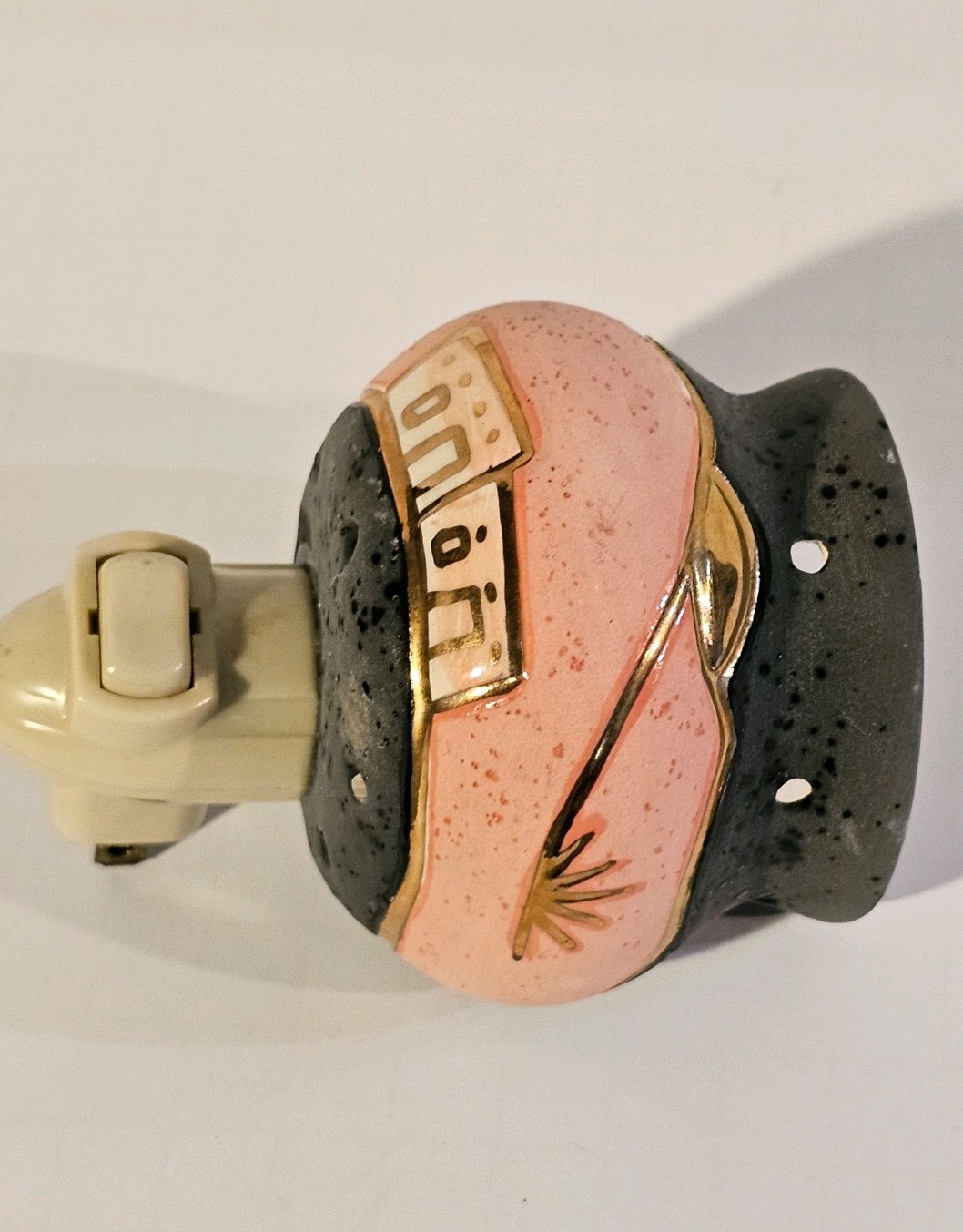CERAMIC NIGHT LIGHT - 4 WATT MAXIMUM -