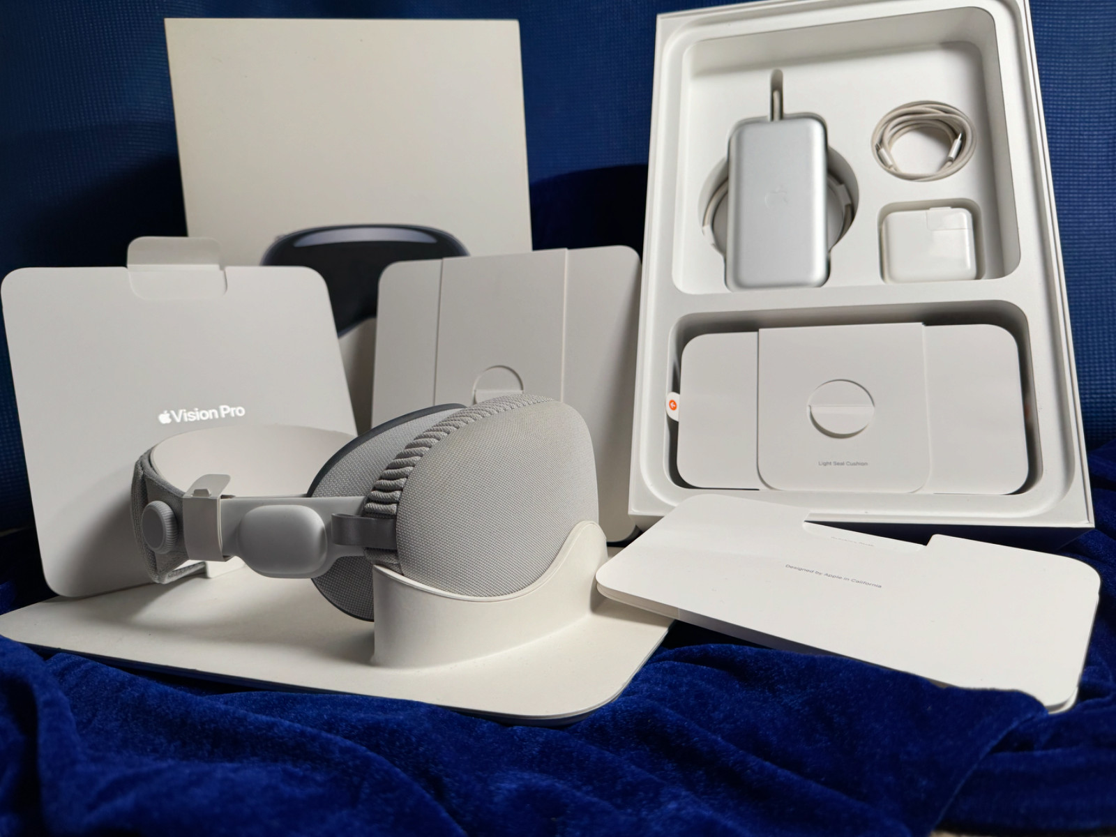 APPLE VISION PRO 1TB MQLA3LL/A – COMPLETE PACKAGE – HONEST CONDITION