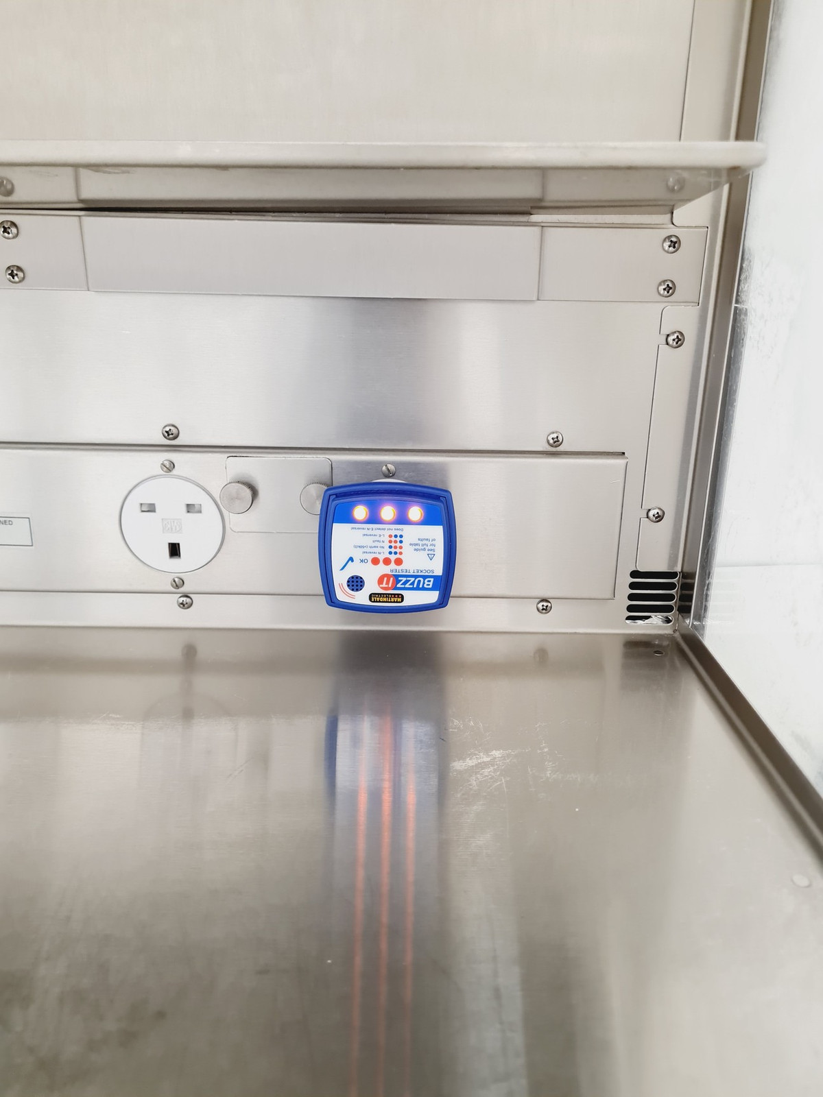 UVP UV2 Sterilizing PCR Workstation Lab