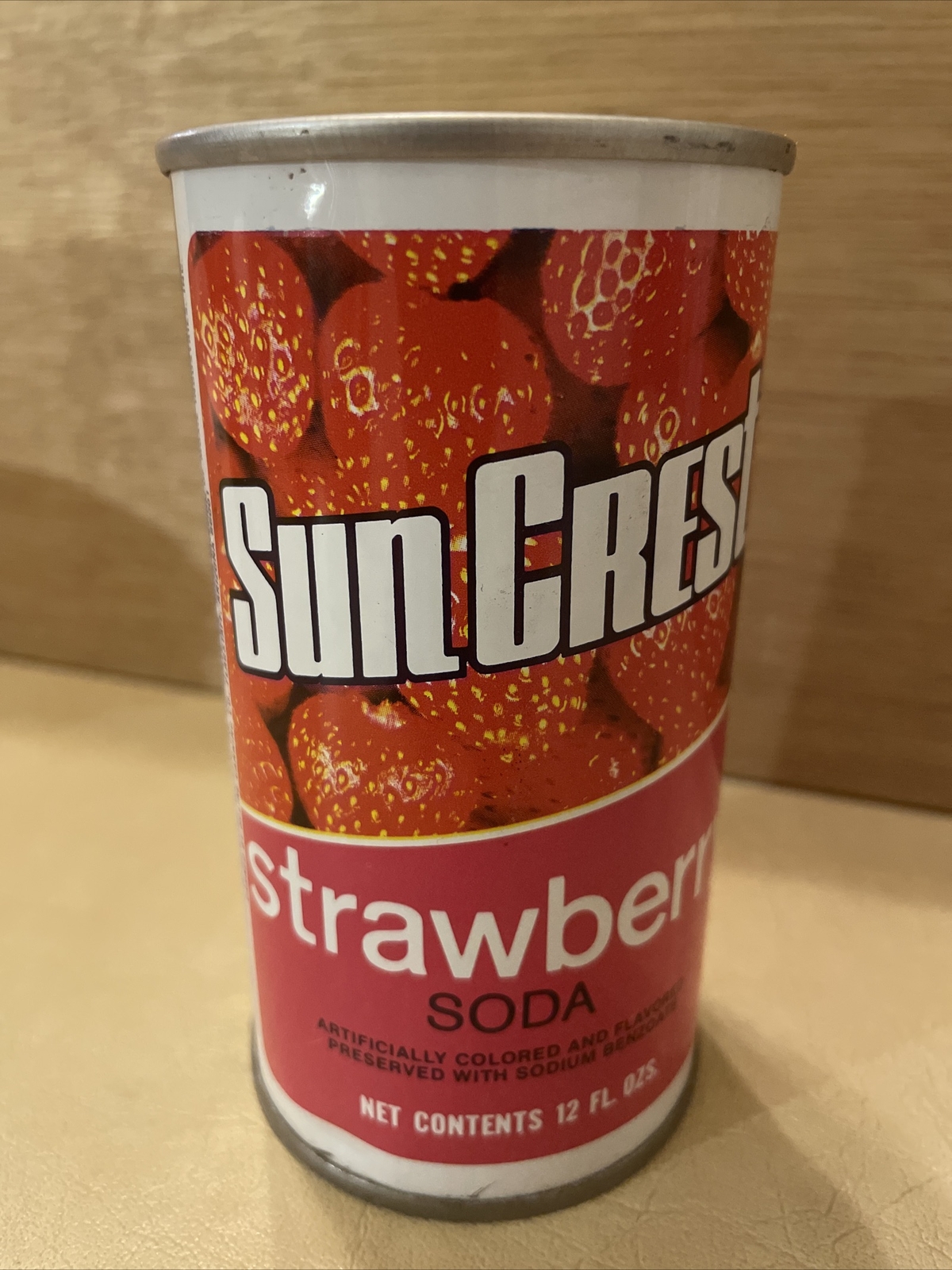 1975 Sun Crest Strawberry Soda Straight Steel Pull Tab soda Can