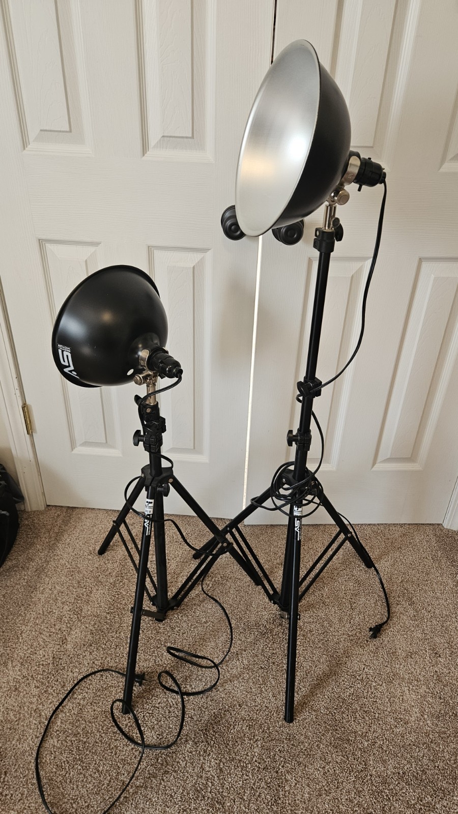 2ea Smith Victor Alum Raven RS 8 Tripod 8ft with 2ea SV 10" Reflectors