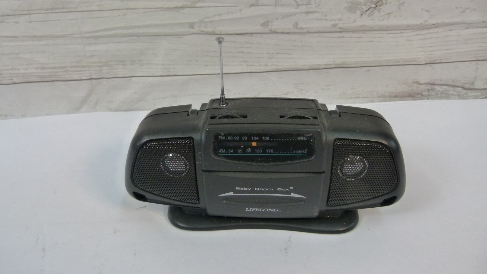 Lifelong Baby Boom Box Boombox Model 2225 FM / AM Radio