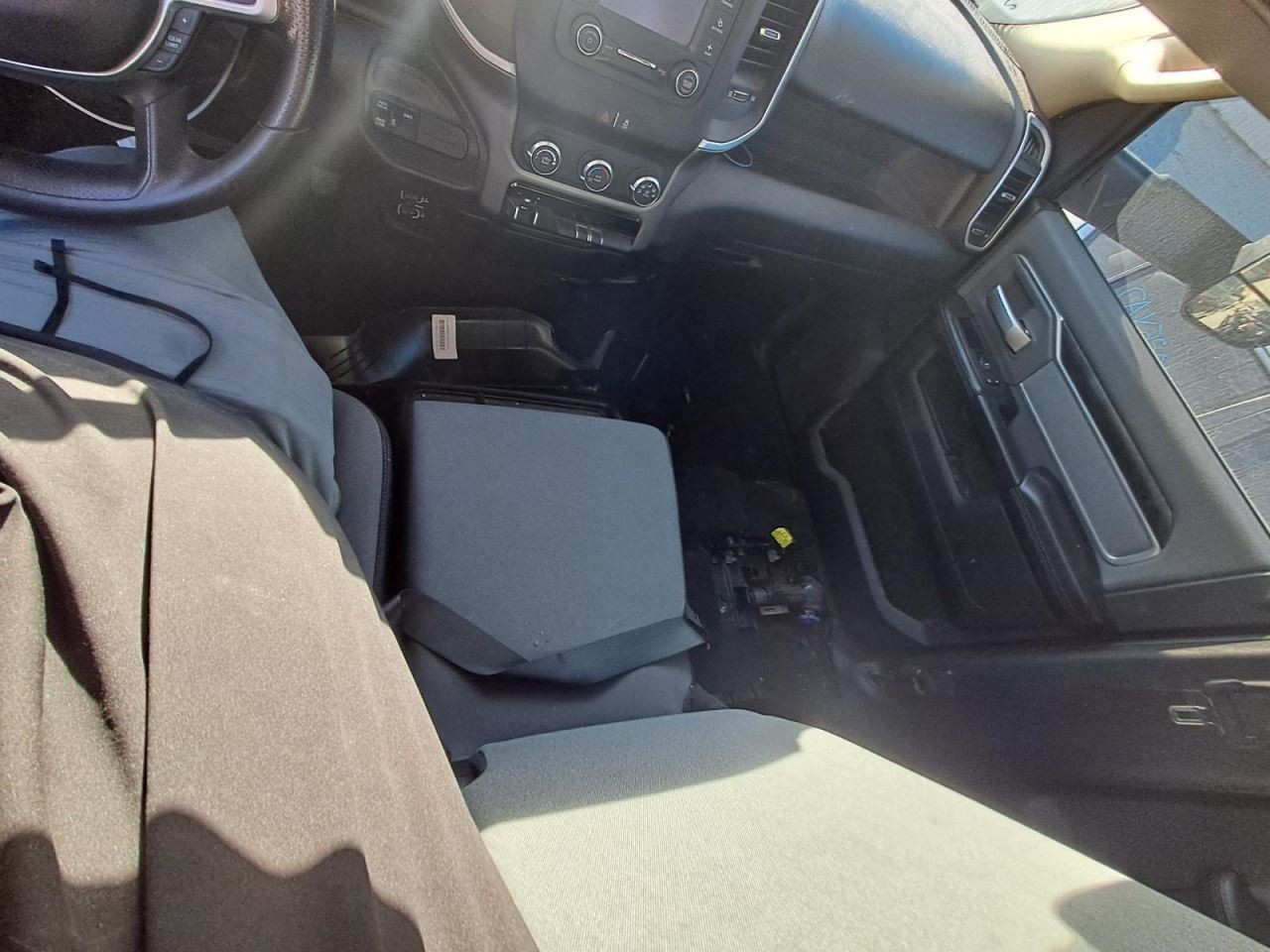 TDODR2500 2020 Glove Box 4868695