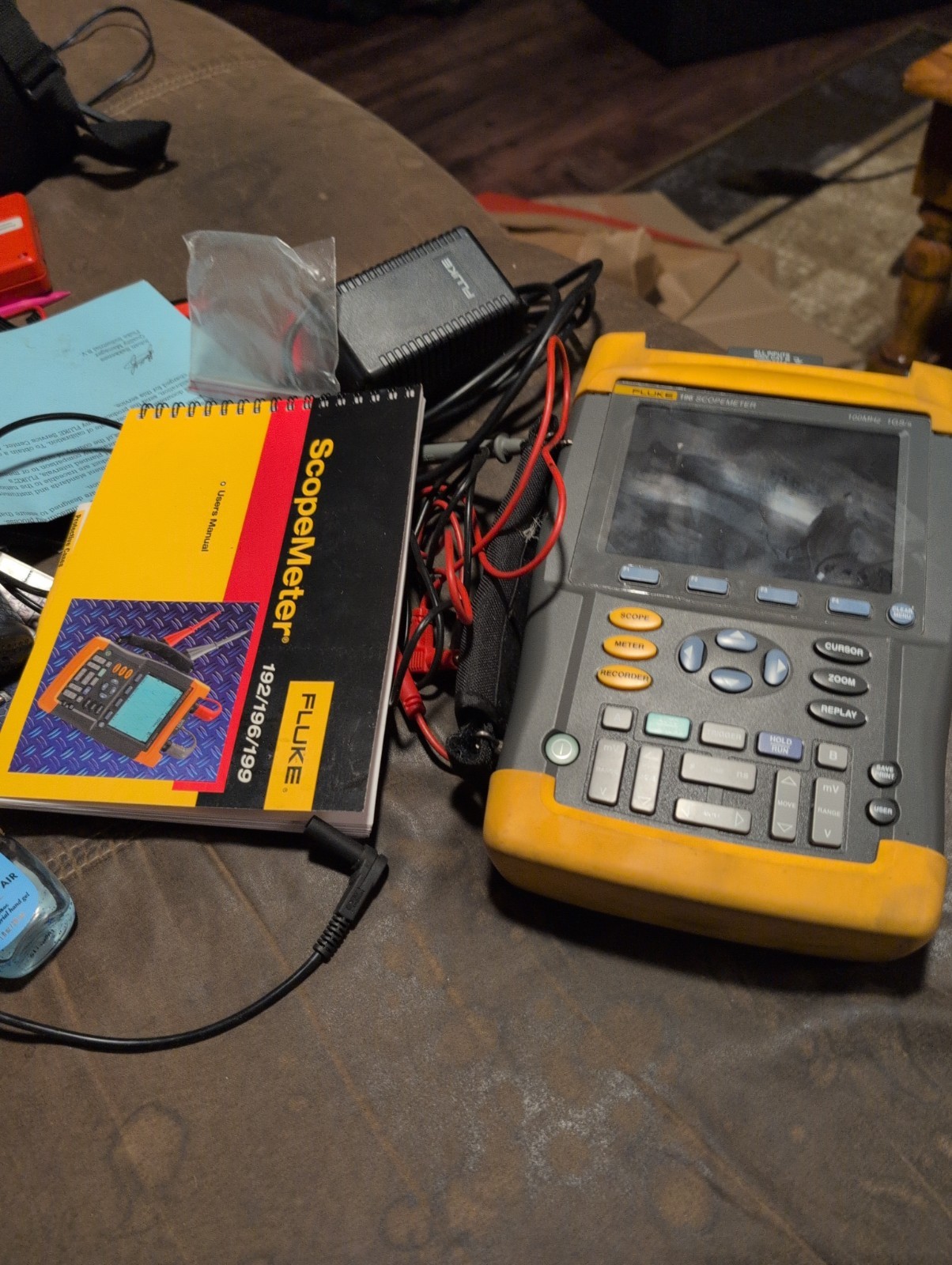Fluke 196 100MHz 1GS/s Digital Oscilloscope Scopemeter Multimeter AS-IS