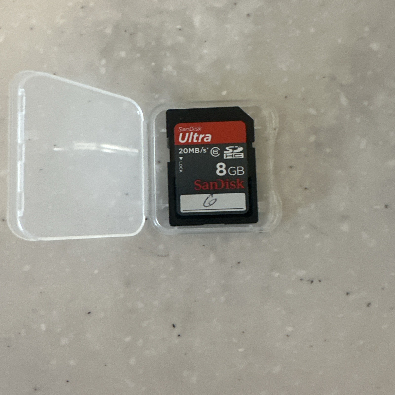 SanDisk Ultra 8GB SDHC UHS-I Card – 15MB/s – w/ Case – VGC