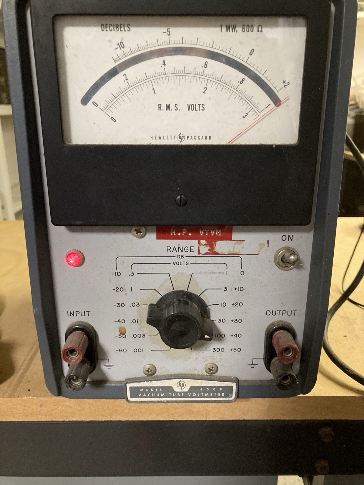 HP Hewlett Packard 400H Vacuum Tube Voltmeter (Powers On - Untested)
