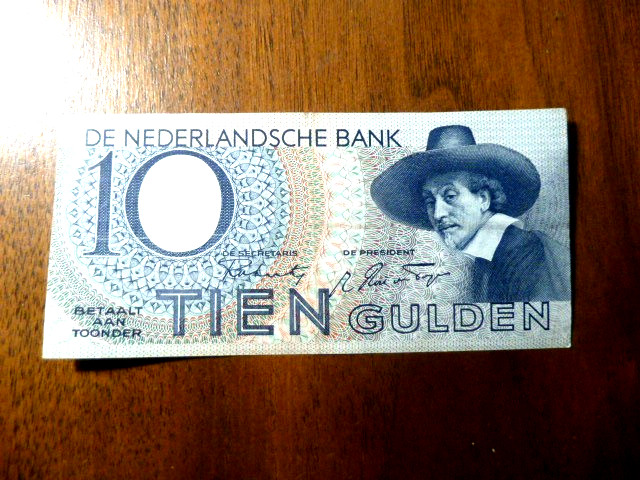 Netherlands  … P-59 … 10 Gulden … 1943 … Choice XF-AU