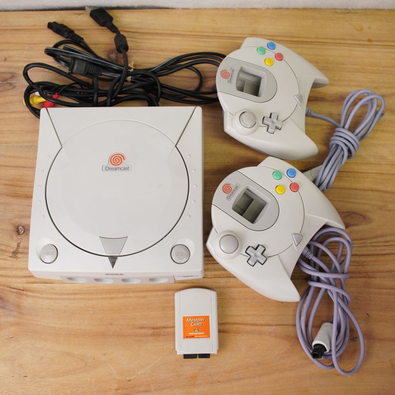 Sega Dreamcast Console Bundle W/ 2 Controllers 1 Memory Card & Cables Tested