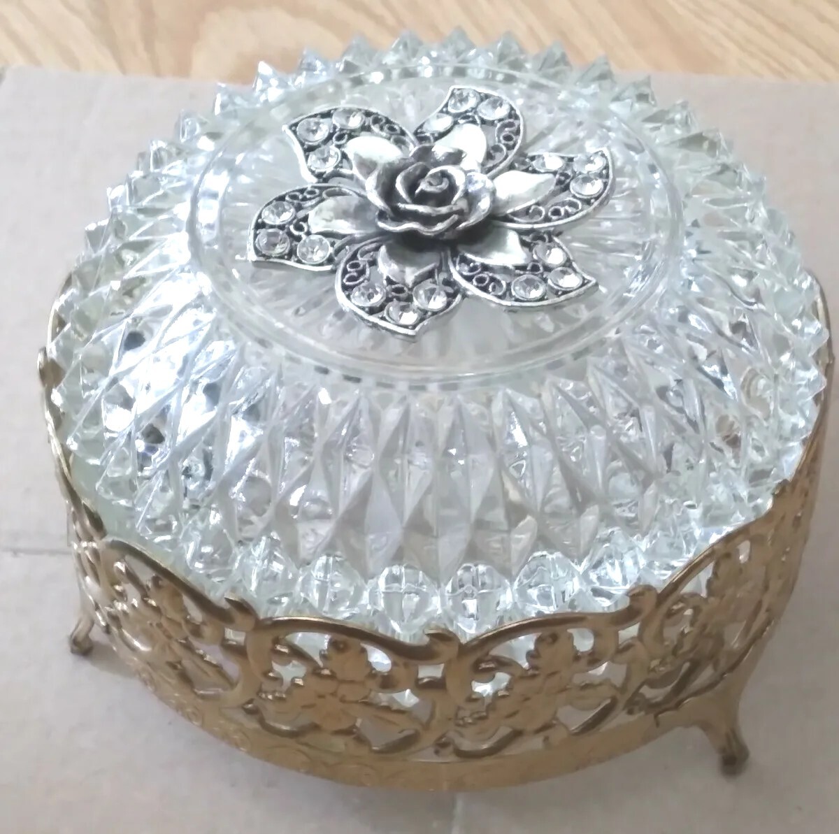 Crystal Jewelry or Trinket Box w Lid - Round Crystal Clear Mint  4" X 5.5" H3