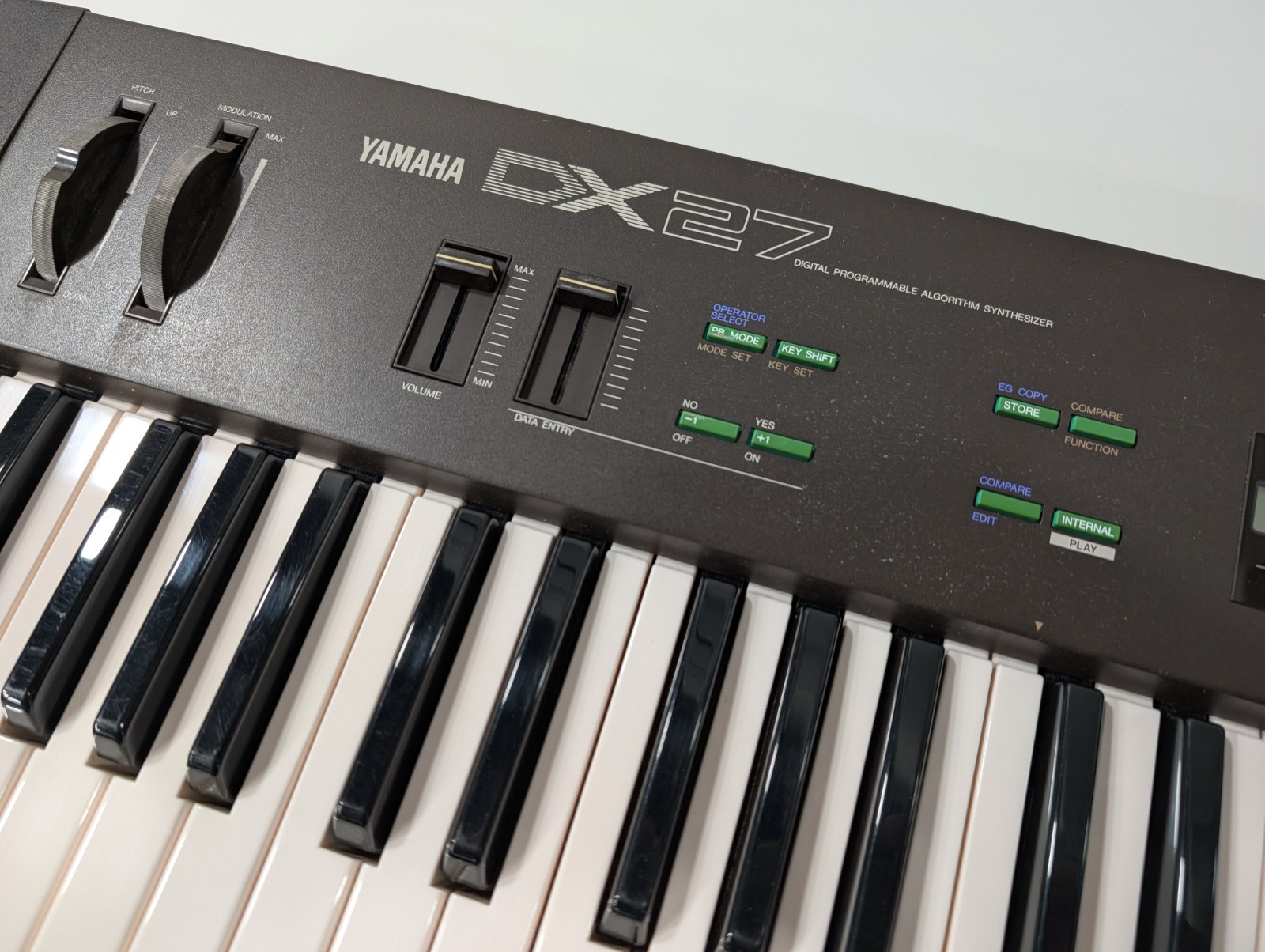 Yamaha DX27 Synth w/Power Supply, Pedal, and Manual - WORKS GREAT FREE SHIPPING!