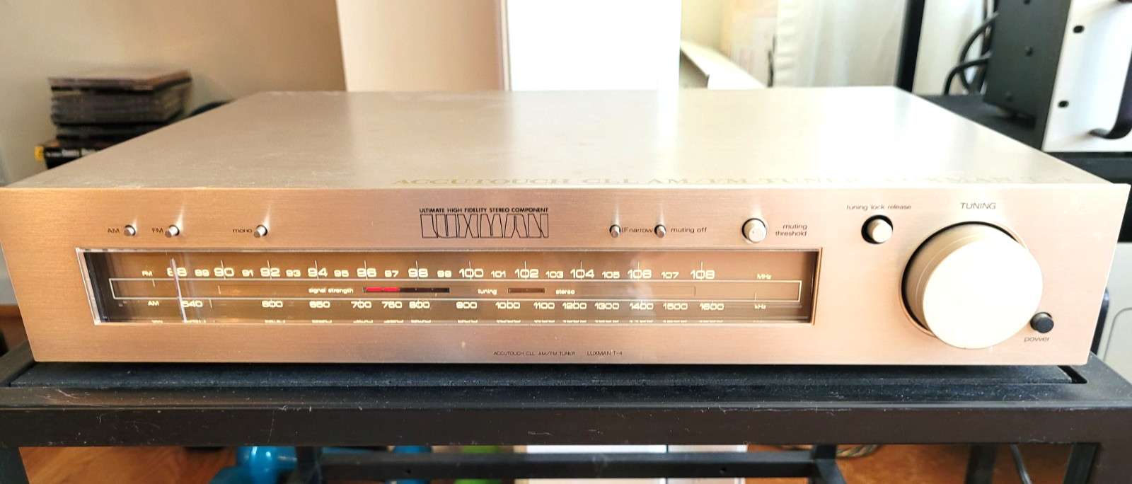 LUXMAN T4 Vintage AM/FM Tuner nice condition