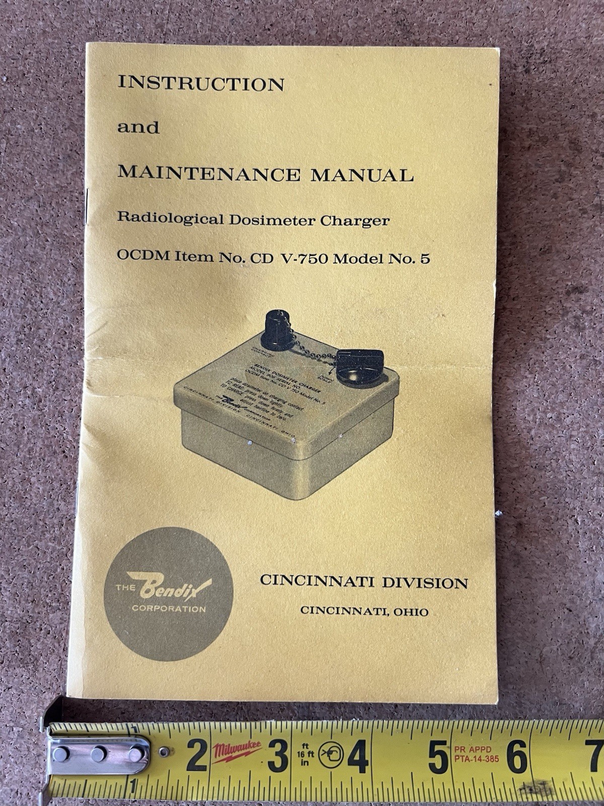 Vintage Bendix Radiological Dosimeter Charger CD V-750 Model 5 Manual