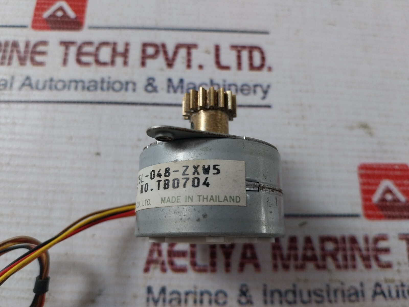 Minebea Electronics NMB PM35L-048-ZXW5 Stepper Motor