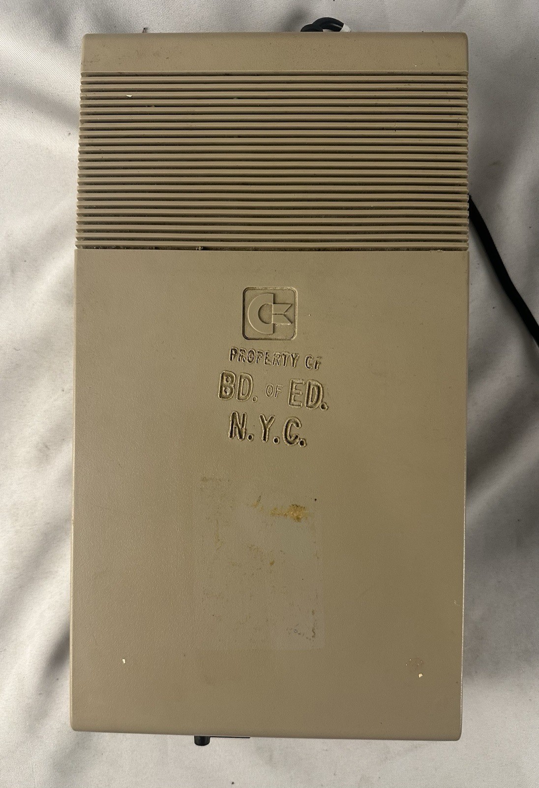 Commodore 1541 5.25in Single Floppy Disk Drive, Serial Interface Beige Powers On
